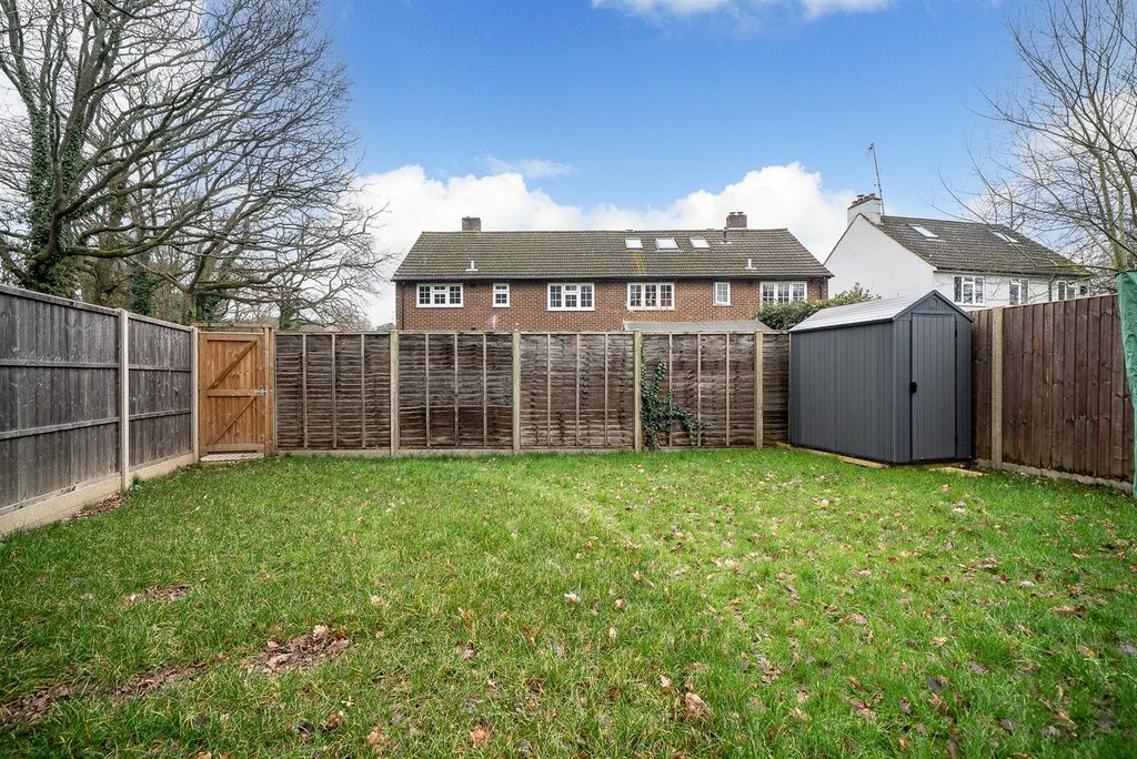 Property photo 3 of 18 Garden 2