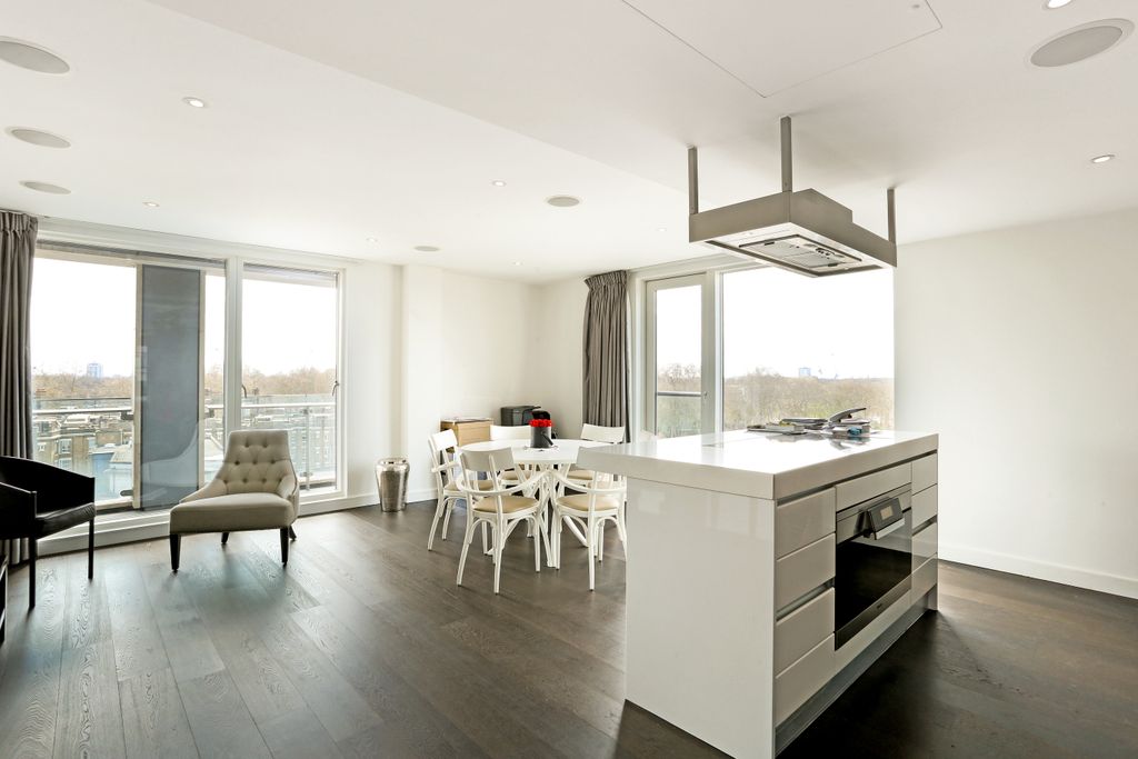 Property photo 3 of 11 3