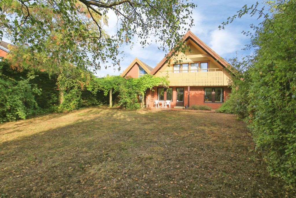 Property photo 1 of 20