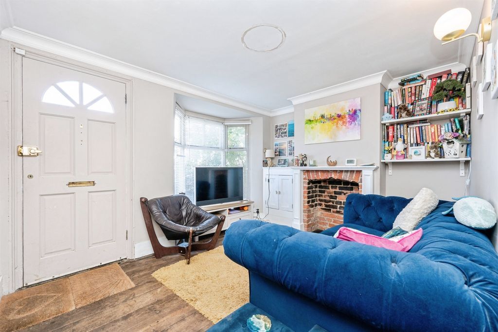 Property photo 2 of 19