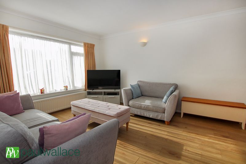 Property photo 3 of 12 Lounge