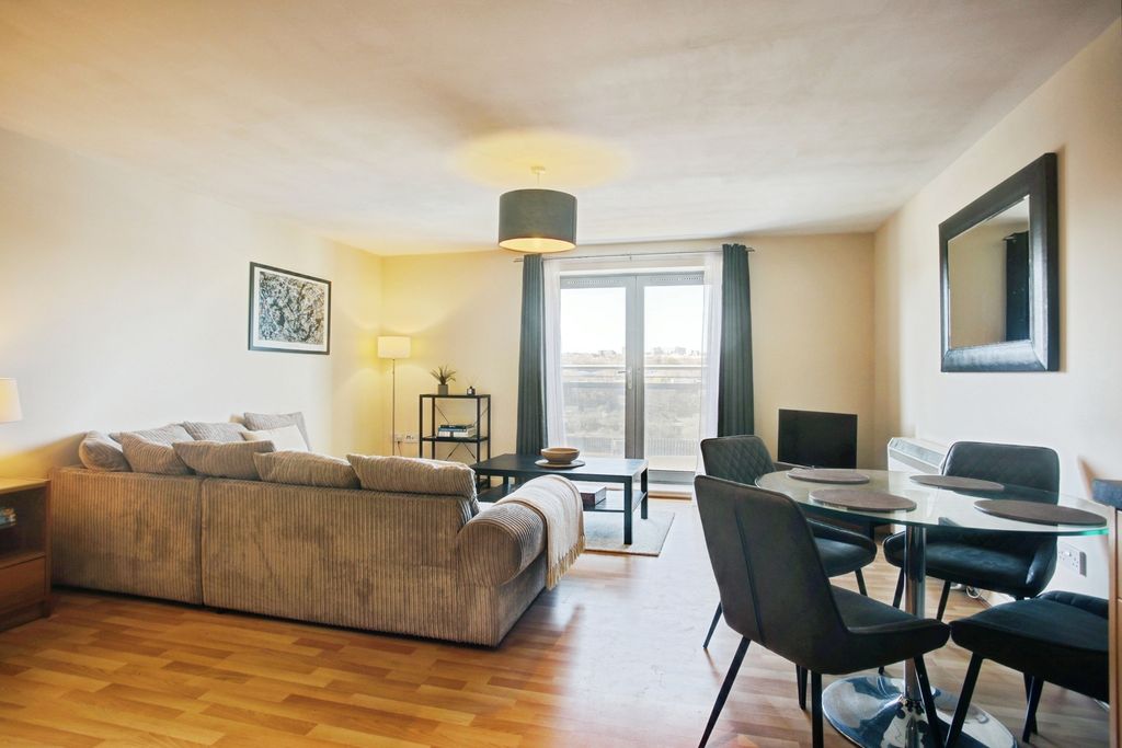 Property photo 2 of 12 Pbox-Img.Jpg