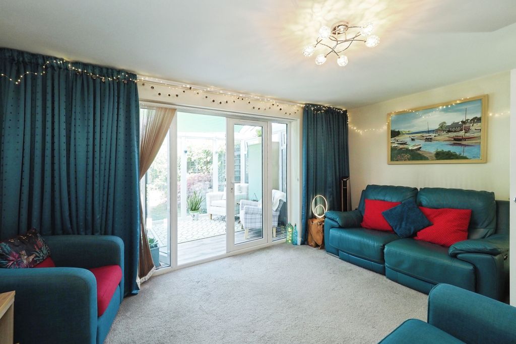 Property photo 2 of 19 Img_3002