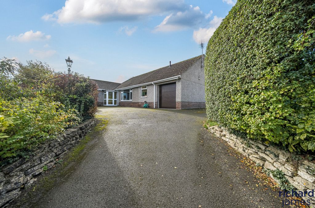 Property photo 2 of 22 5707948d8Ea9438292183A1Fedfd257A