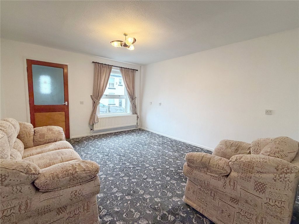 Property photo 2 of 15 Picture No. 04