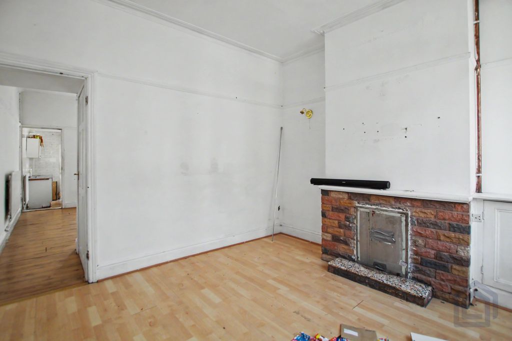 Property photo 3 of 18
