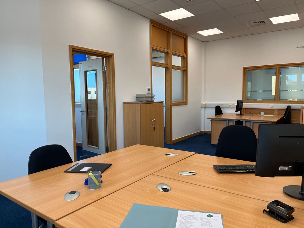 Property photo 3 of 27