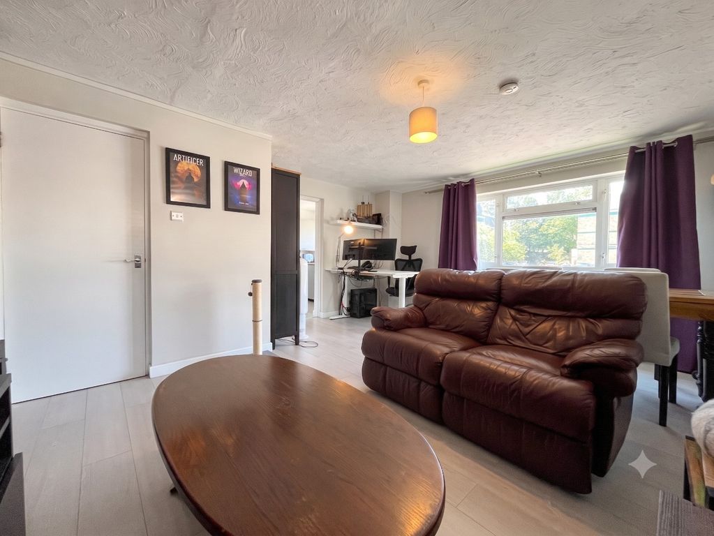 Property photo 3 of 8 5062812