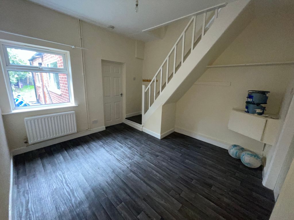 Property photo 3 of 8 Img-2934