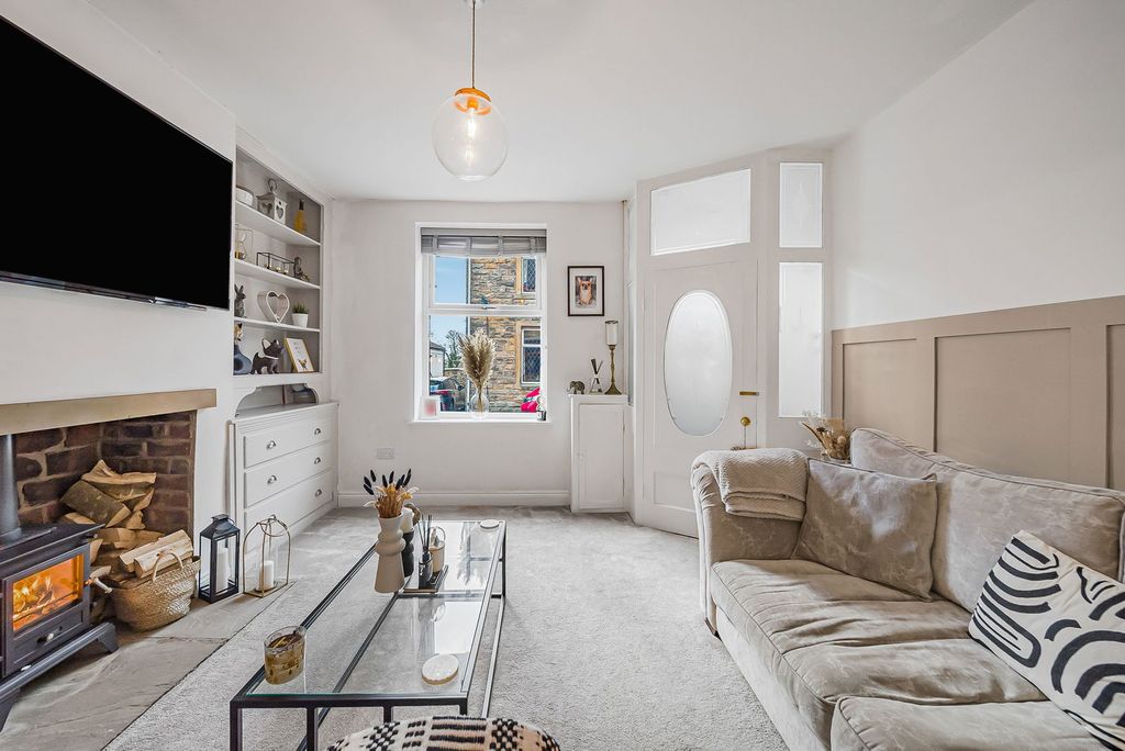 Property photo 3 of 32