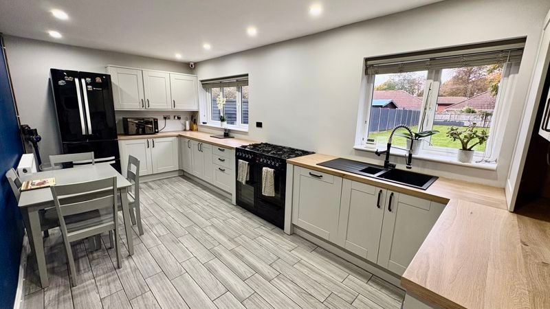 Property photo 2 of 17 Photo 6