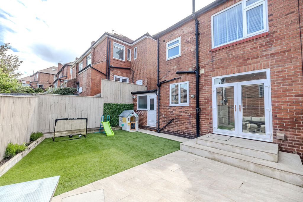 Property photo 2 of 39 Rear Garden