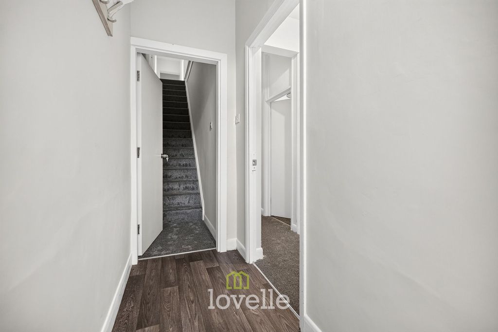 Property photo 2 of 27
