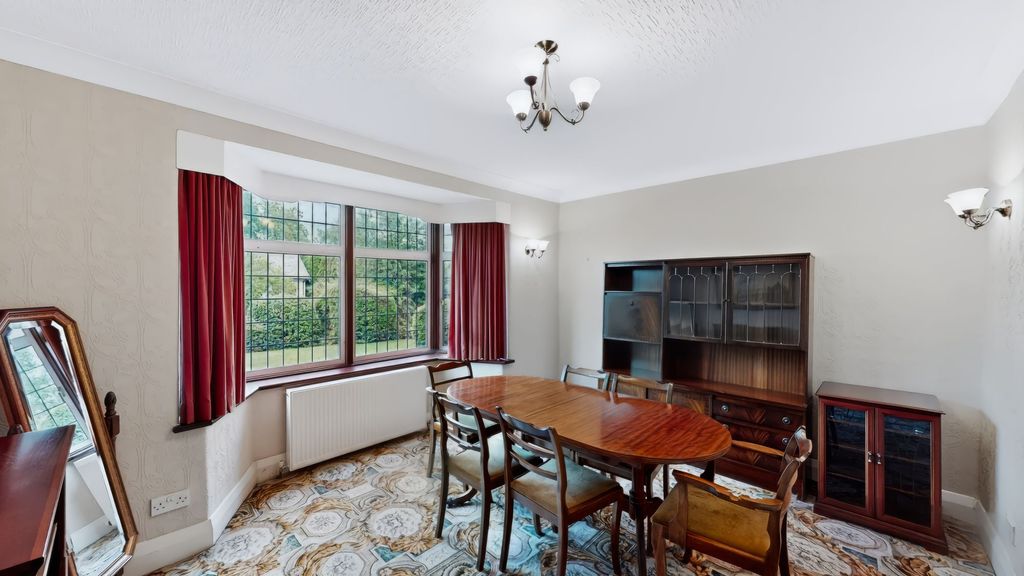 Property photo 3 of 23 Dining Room
