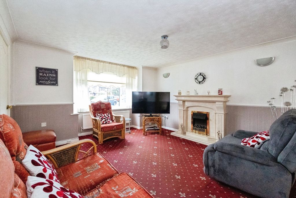 Property photo 2 of 17 Photo