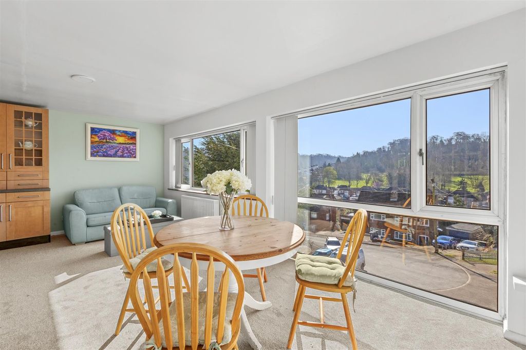 Property photo 3 of 16