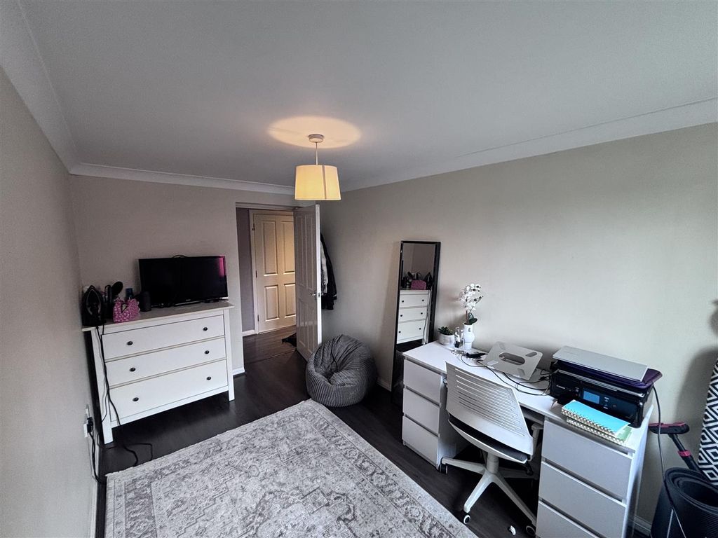 Property photo 3 of 13 Img_0243.Jpg