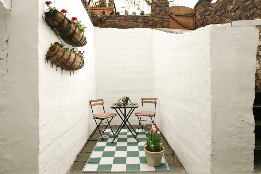 Property photo 2 of 15 Courtyard