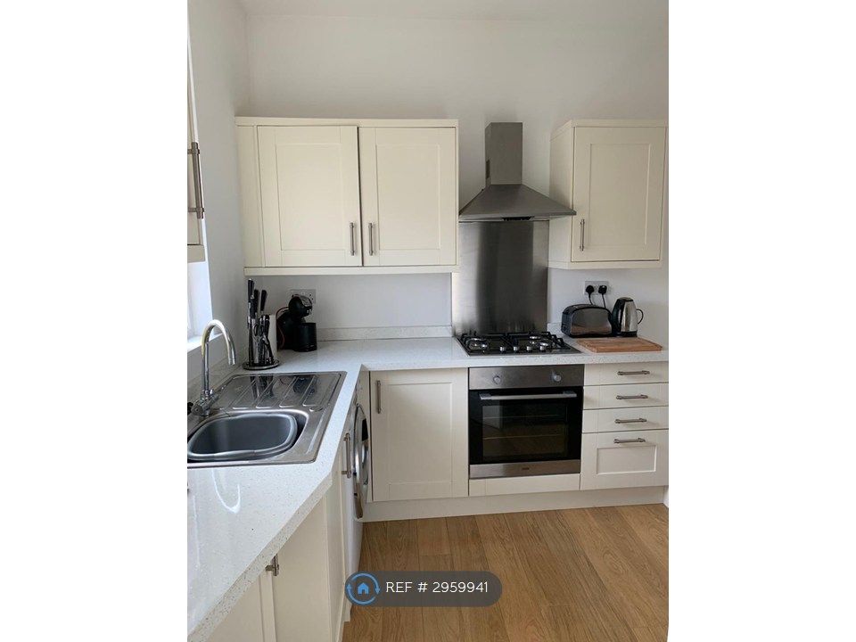 Property photo 3 of 11 Kitchen
