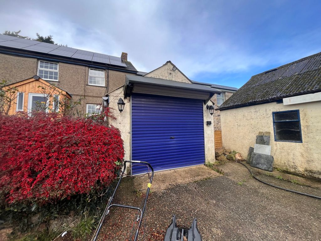 Property photo 3 of 41