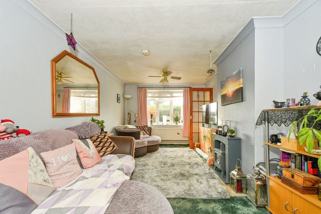 Property photo 3 of 20