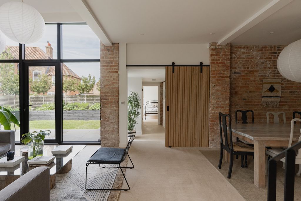 Property photo 3 of 35 281744 - Fen Barn, Claypole, Ng23-55.Jpg