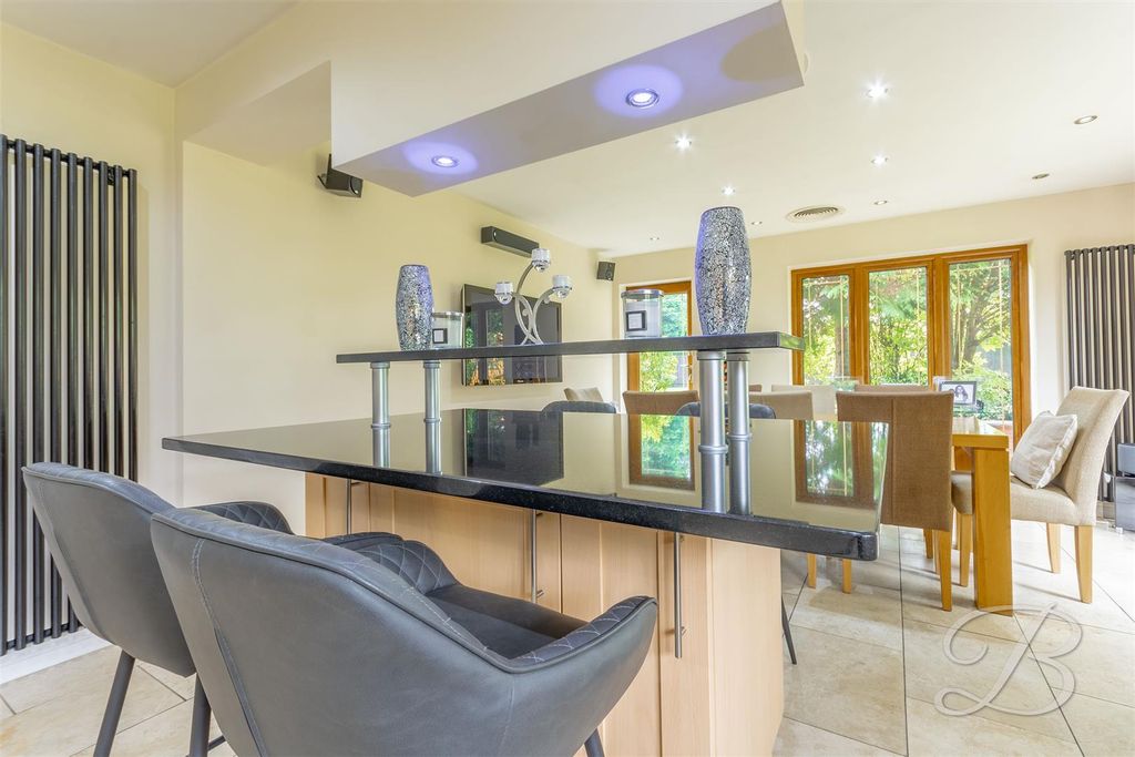 Property photo 3 of 27 Breakfast Bar