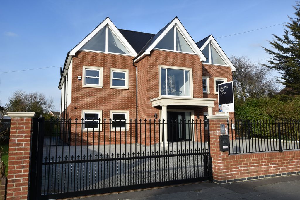 Property photo 1 of 25