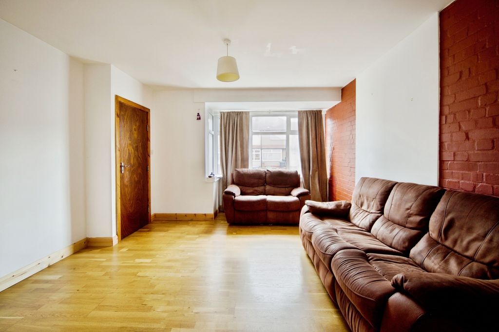 Property photo 3 of 22 Pbox-Img.Jpg