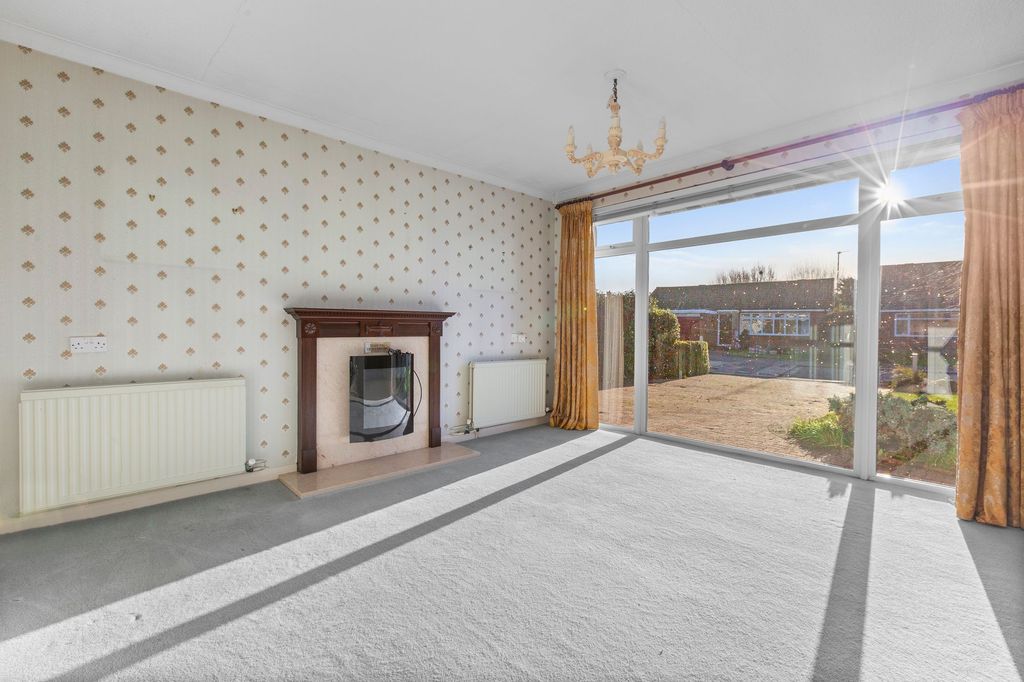 Property photo 2 of 13