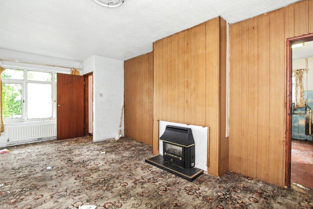 Property photo 3 of 16