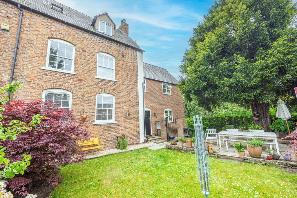 Property photo 1 of 21