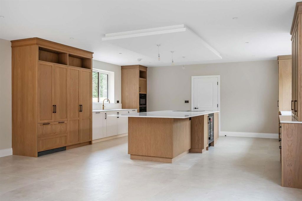 Additional image 22 of 4 bed detached house for saleCross Lanes, Guildford GU1