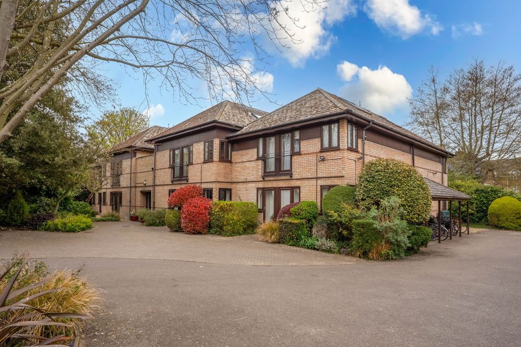 Property photo 1 of 9