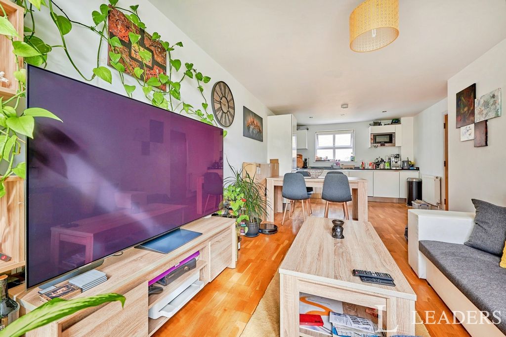 Property photo 3 of 19 Pbox-Img.Jpg