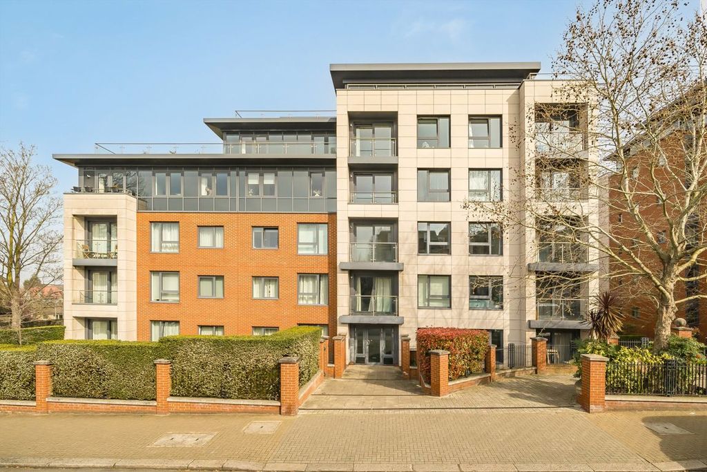 Property photo 2 of 8