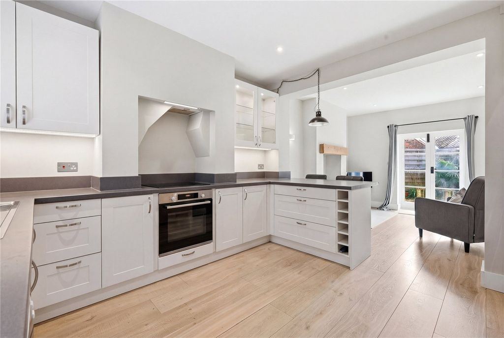 Property photo 2 of 14 Kitchen