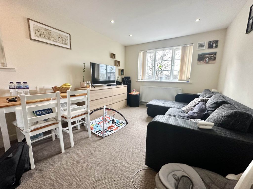 Property photo 2 of 7