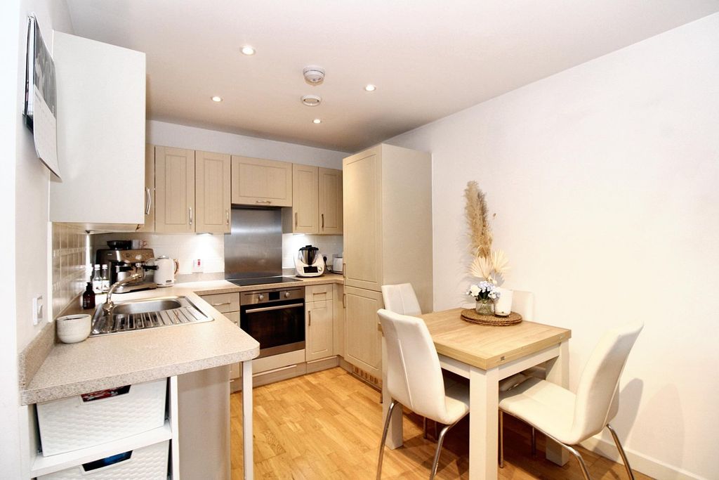 Property photo 3 of 17 Kitchen/Diner