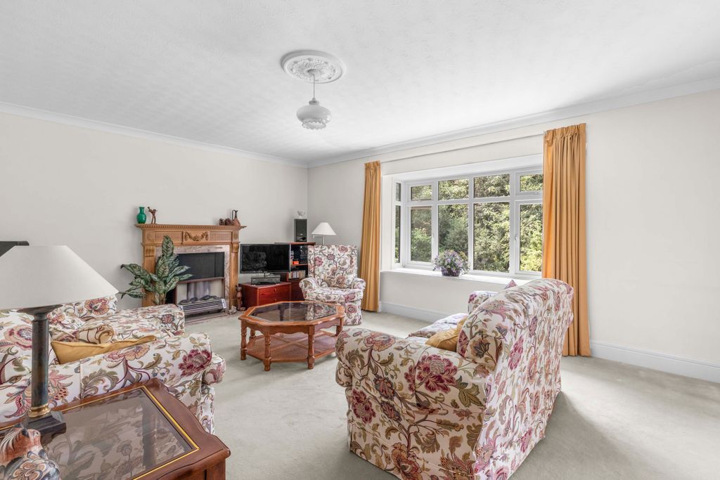 Property photo 3 of 14