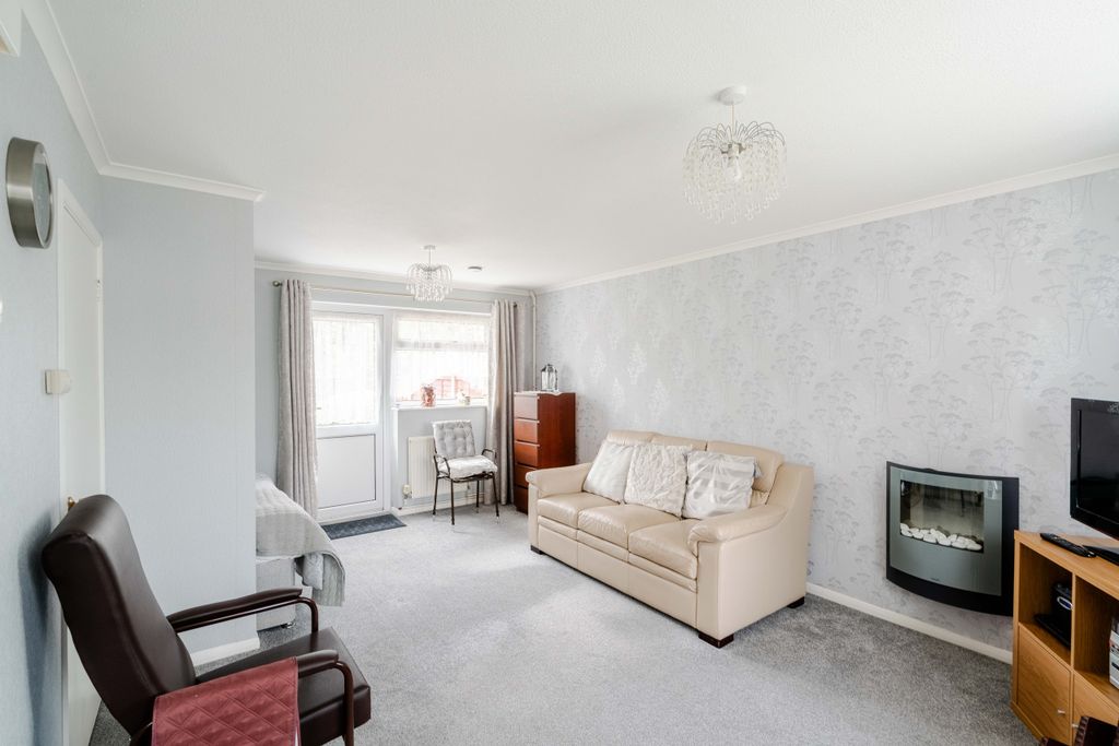 Property photo 3 of 14 7