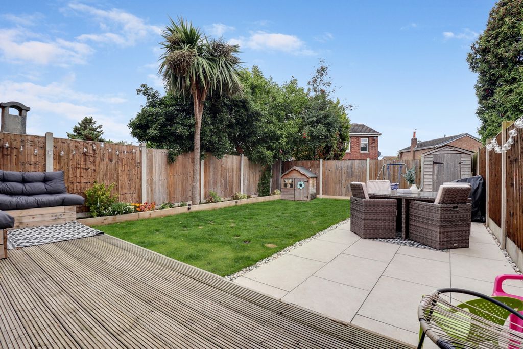 Property photo 2 of 22 2- Rob Hammond Ewemove Pontefract