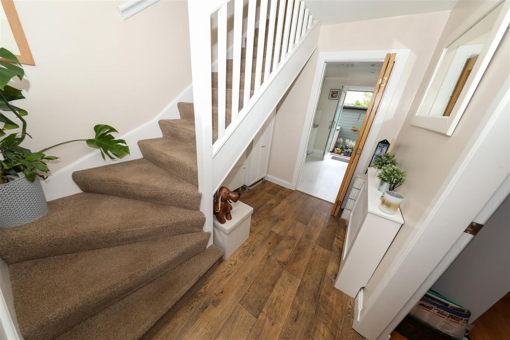 Property photo 3 of 24 c