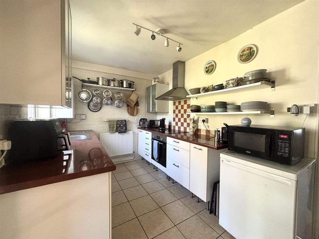 Property photo 2 of 16 Kitchen.Jpg