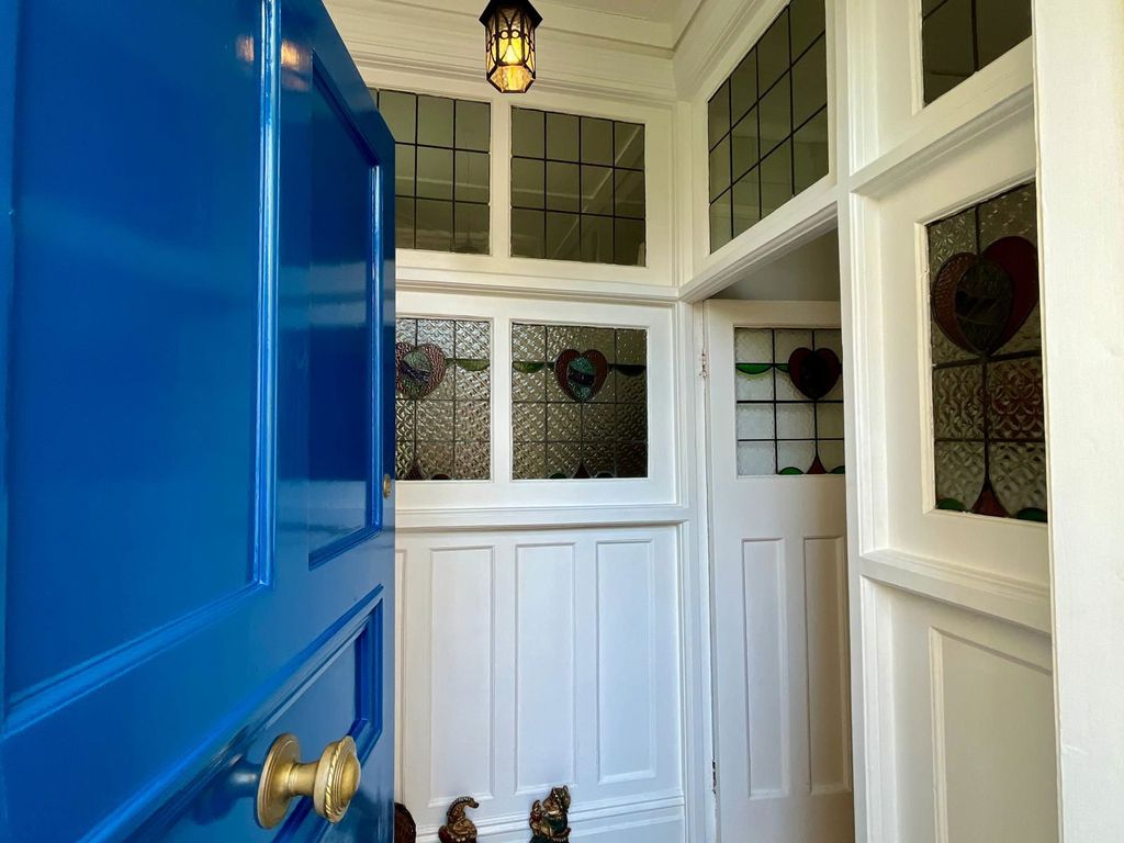 Property photo 2 of 35