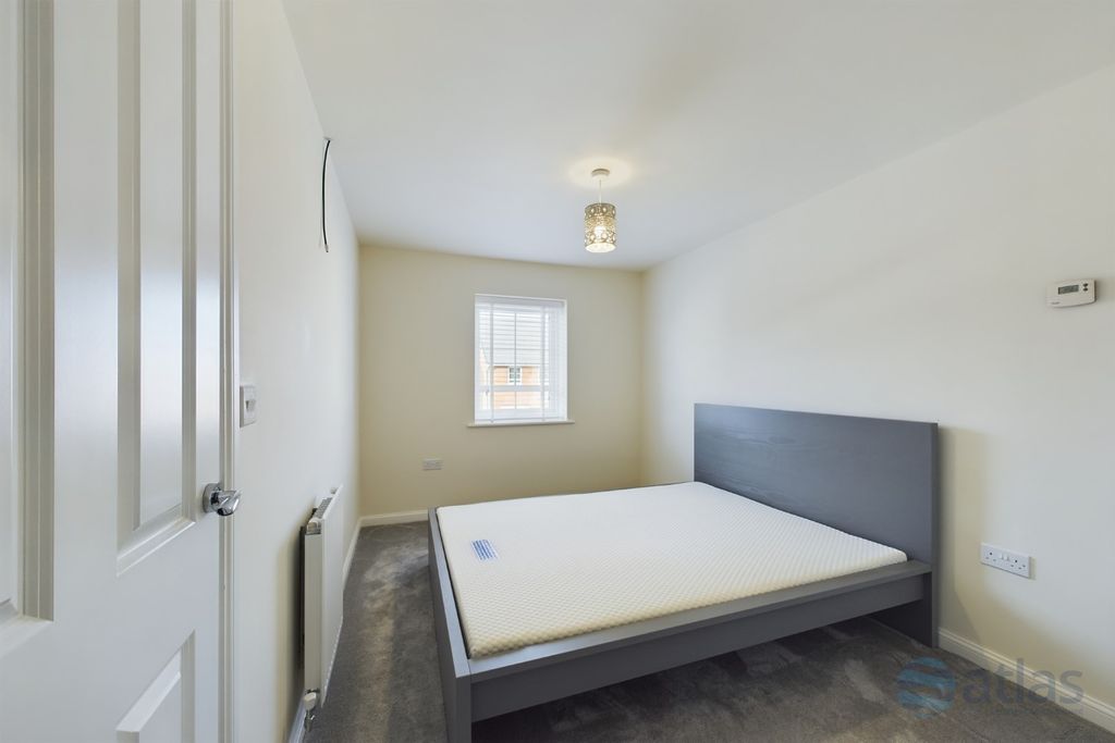 Property photo 3 of 17 Bedroom