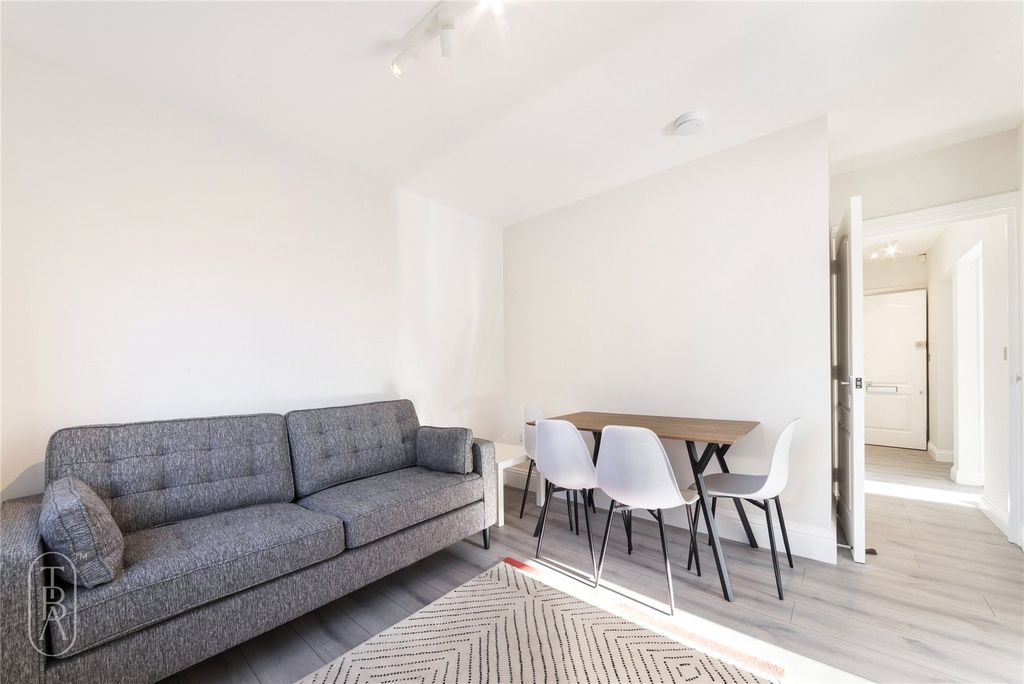 Property photo 2 of 10 Picture No. 11