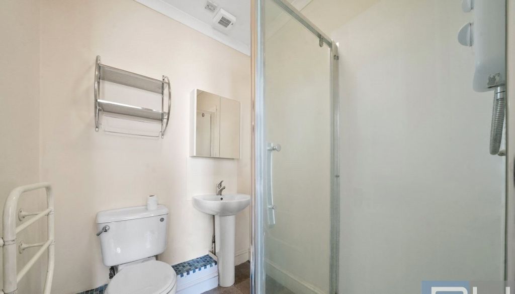 Property photo 3 of 5 Picture No. 12