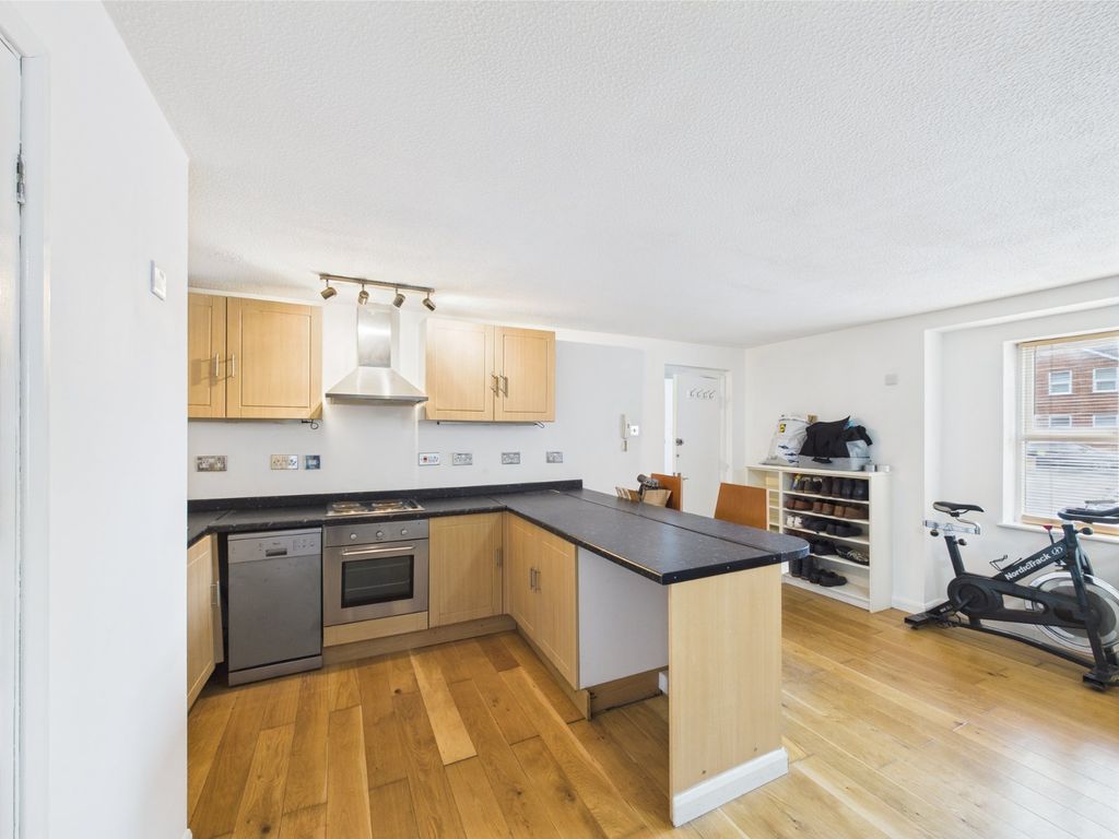 Property photo 3 of 10 Picture No. 06