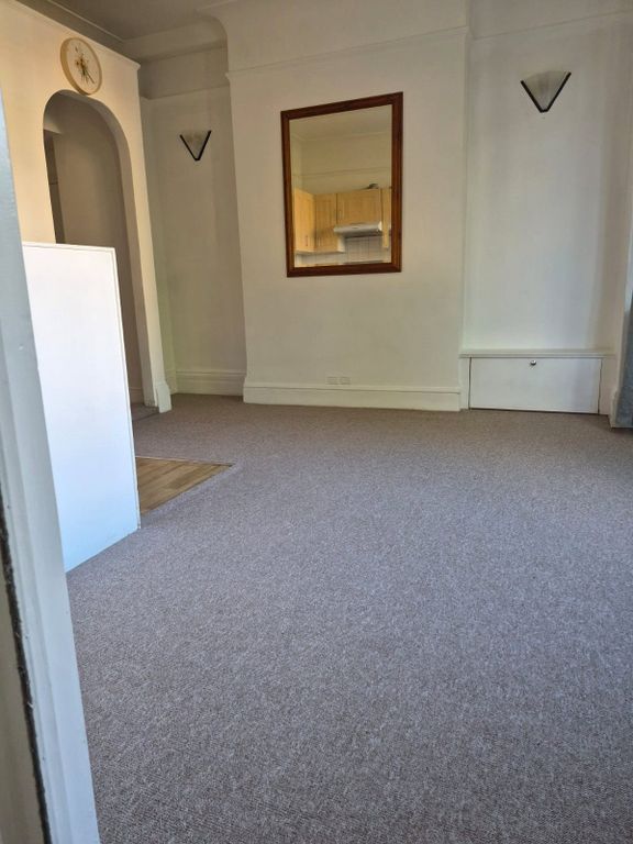 Property photo 3 of 18 Picture No. 05